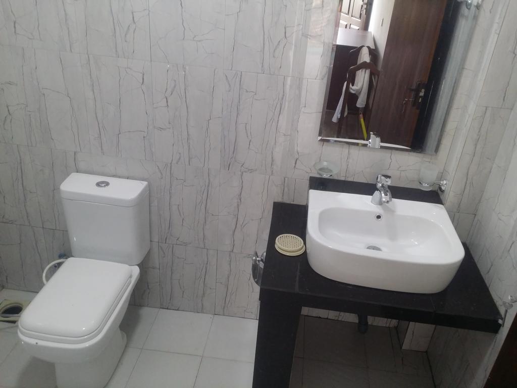 White Heart Hotel Ела Екстериор снимка