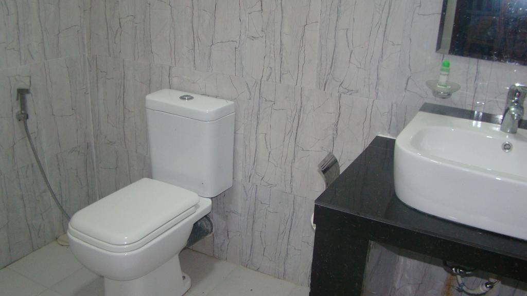 White Heart Hotel Ела Екстериор снимка