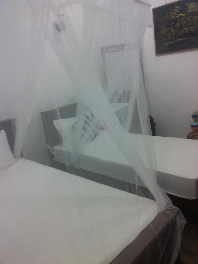 White Heart Hotel Ела Екстериор снимка